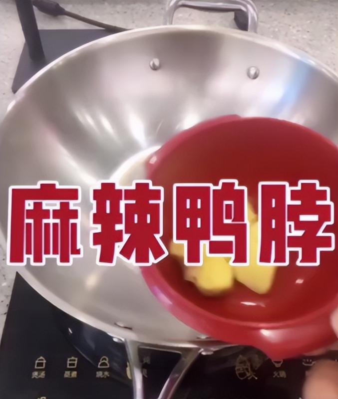 看一看视频无脑搬砖项目,无门槛直接上手,复制粘贴即可!