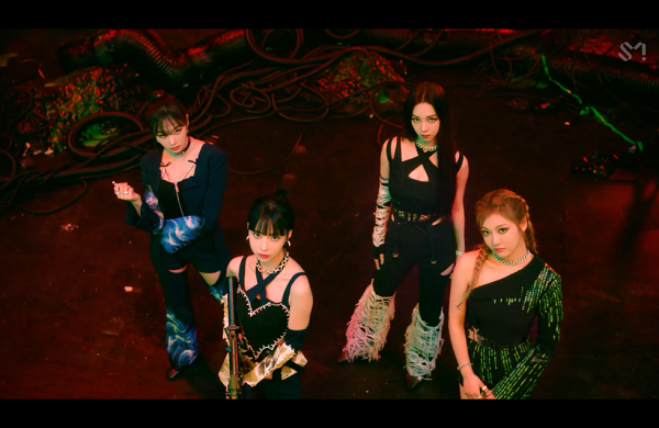 aespa (에스파)《Savage》无水印高清音乐MV[1080P/MP4/90MB]百度云网盘下载